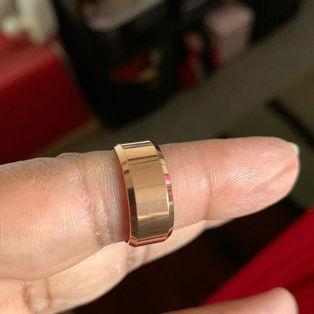 New sz 6 Rose Gold wedding band